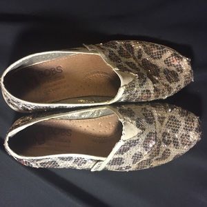 Bobs cheetah/leopard print size 7w